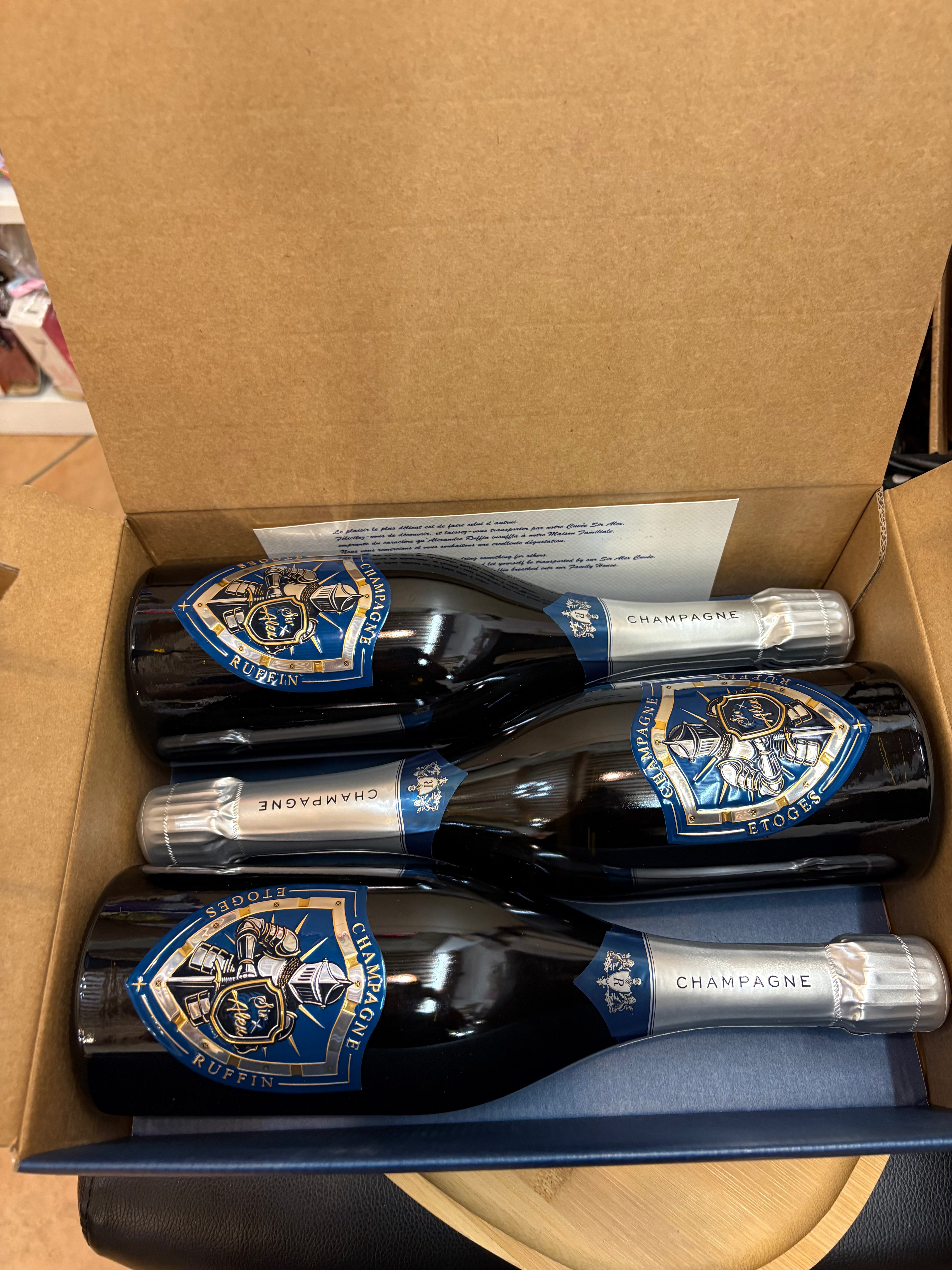 Coffret de 3 Bouteille La Cuvée Sir Alex-Champagne Millésimer-Maison Ruffin & Fils-2020