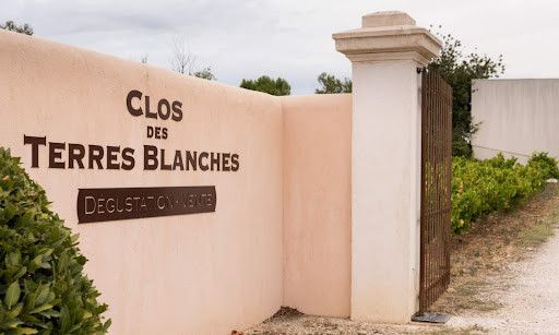 Scoprendo il Clos des Terres Blanches: un gioiello nascosto a Châteauneuf-du-Pape